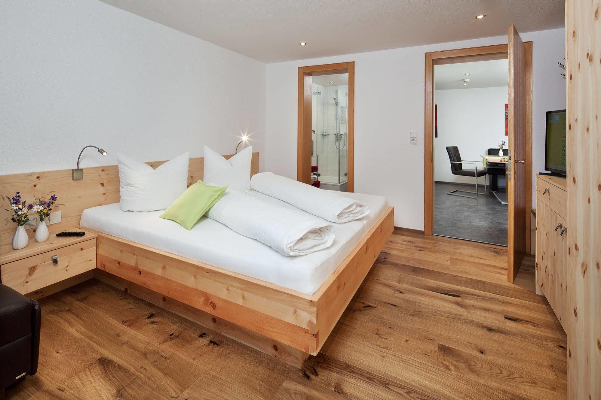 Brunnenhof 3*